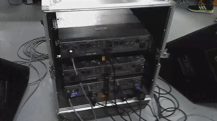 SOUNDCRAFT SPIRIT MONITOR MIXER & JBL SPEAKER with TRACE ELLIOT POWER AMPLIFIER