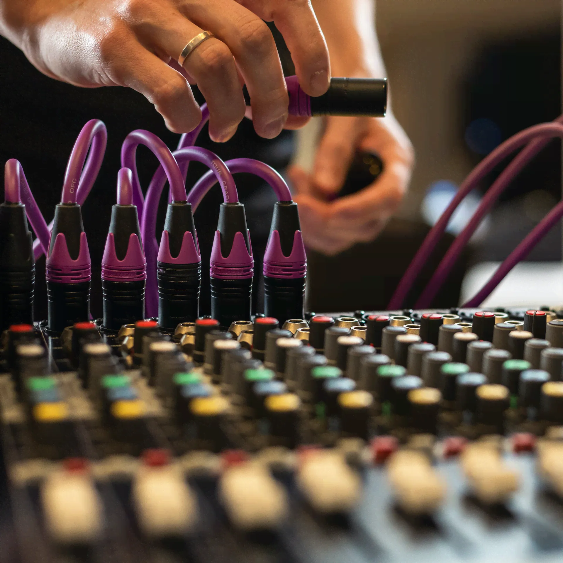 Soundcraft EPM8 в аренду-4