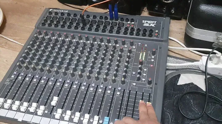 Revew mixer soundcraf SPIRIT SX .ori england . Dan harganya