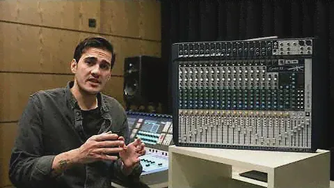 Soundcraft Signature 22 Analog Mikser 22 Kanal Çift Efektli