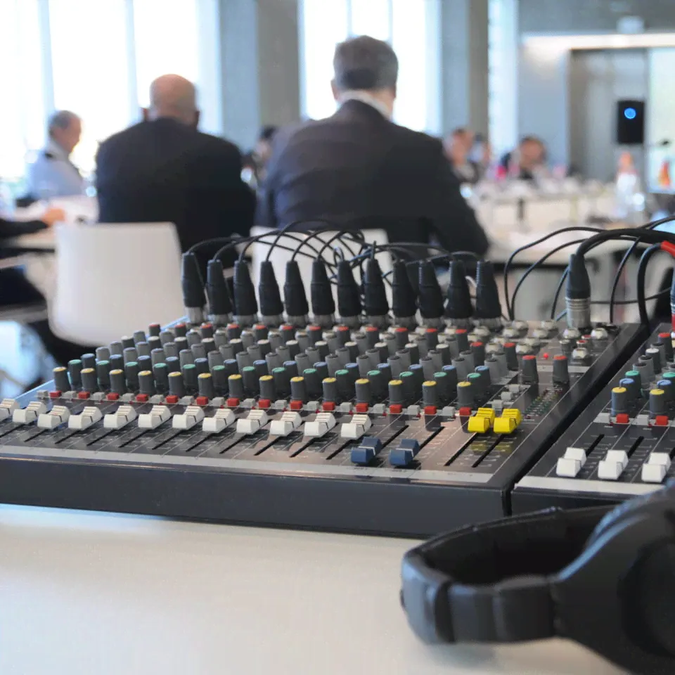 Soundcraft EPM12 в аренду