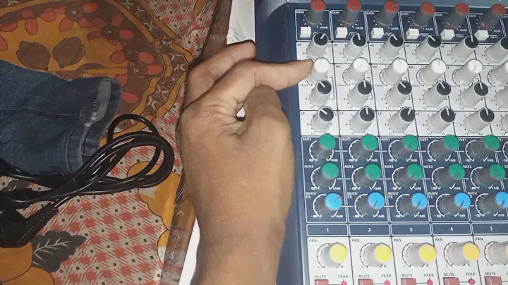 Sounraftignaure 12 Analog Mixer UNBOXING & REVIEW