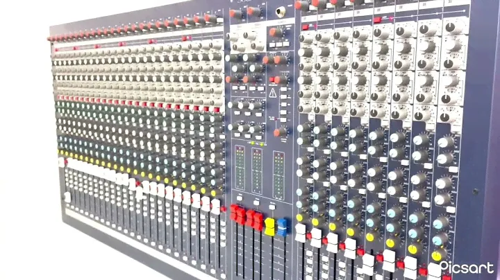 Mixer Soundcraft LX7II 32 Channel