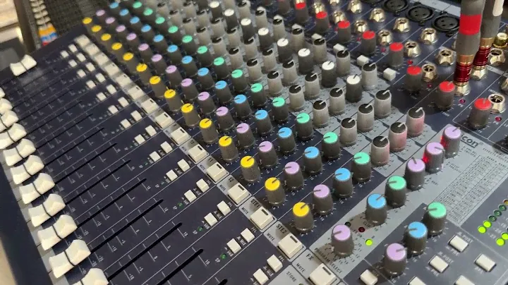 tess mixer soundcraft MFX 12/2