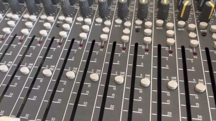 ✅✅SOUNDCRAFT FX16 ✍✍RẤT ÉP PHÊ😍😍MỜI ANH EM ĐEO HEAD PHONE ĐỂ CẢM NHẬN SỰ ẤM ÁP CỦA SOUNDCRAFT FX16